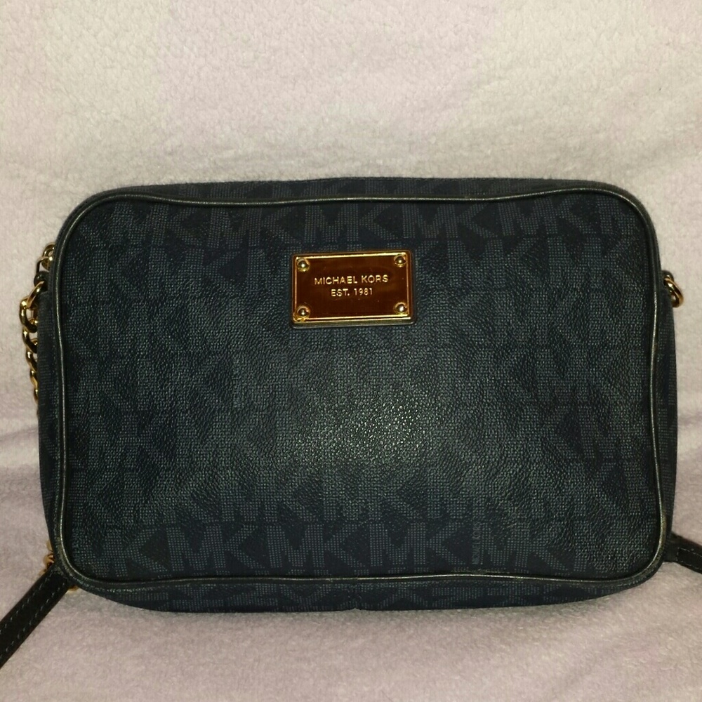 Michael kors blue chain link crossbody